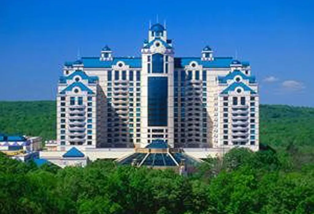 Grand Pequot Tower At Foxwoods-1